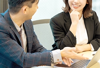 スタッフ紹介ページのサブビジュアル